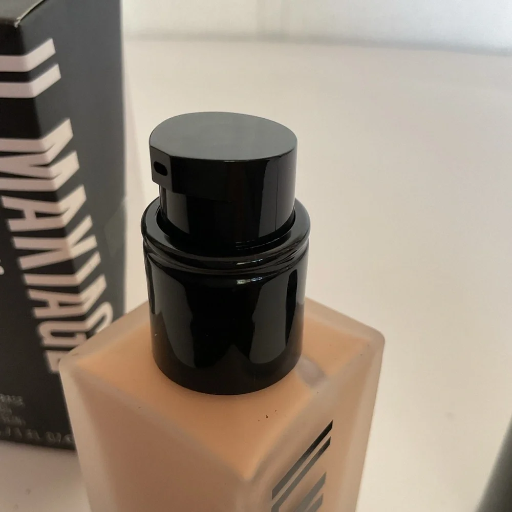 IL Makiage woke Up Like This Flawless Base Foundation in Shade 035